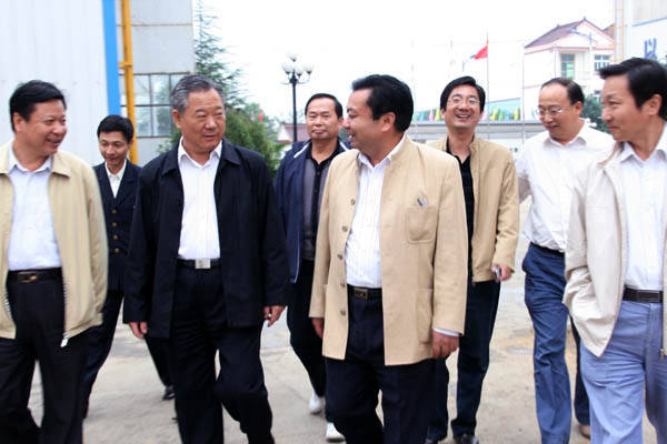 安徽省品质手艺监视局局长张万宽观察中德机床