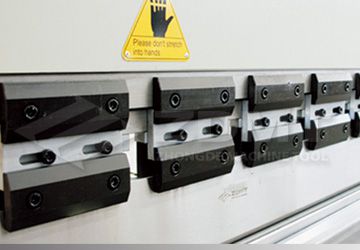 夹具.jpg 夹具.jpg